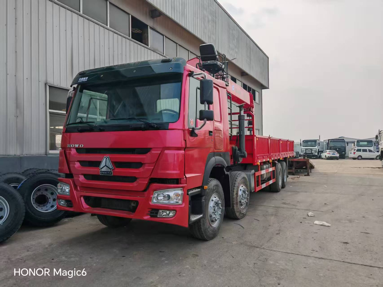 Sinotruk HOWO 8*4 Mobile crane - Grua móvel: foto 1 Sinotruk HOWO 8*4 Mobile crane - Grua móvel: foto 1