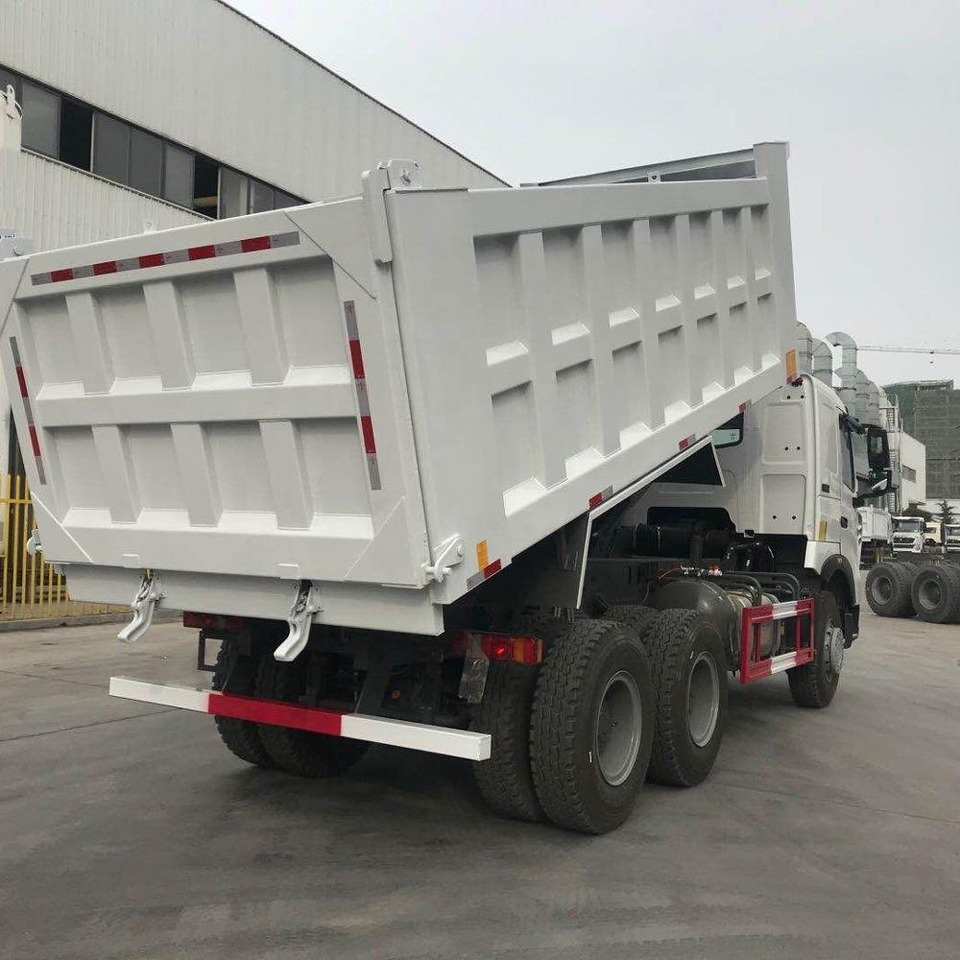 Sinotruk HOWO A7 - Tombador: foto 2 Sinotruk HOWO A7 - Tombador: foto 2