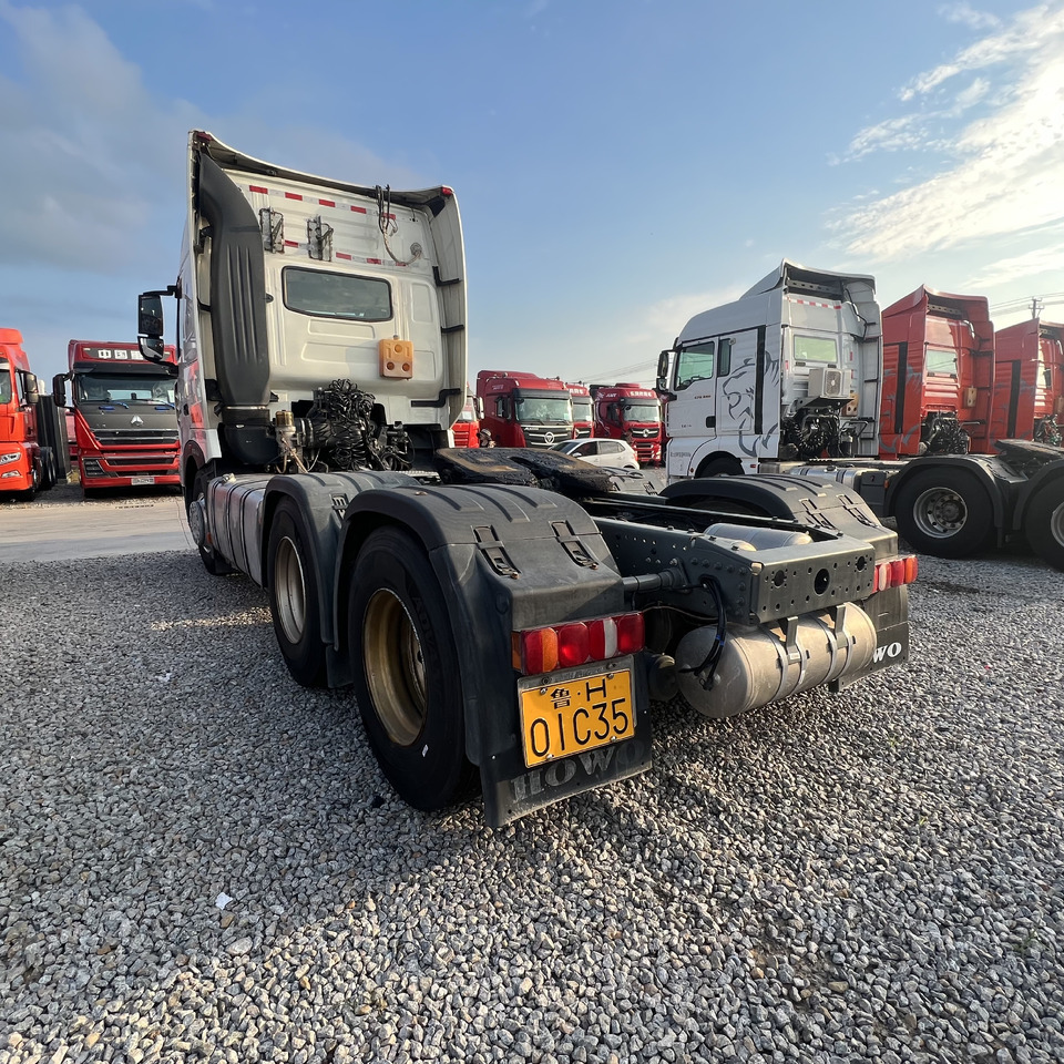 Tombador Sinotruk HOWO T7H480 Tractor: foto 6