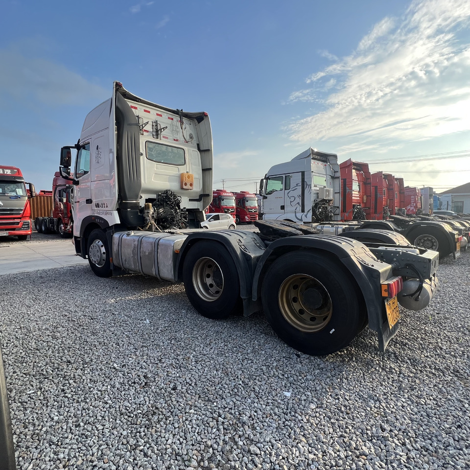 Tombador Sinotruk HOWO T7H480 Tractor: foto 8