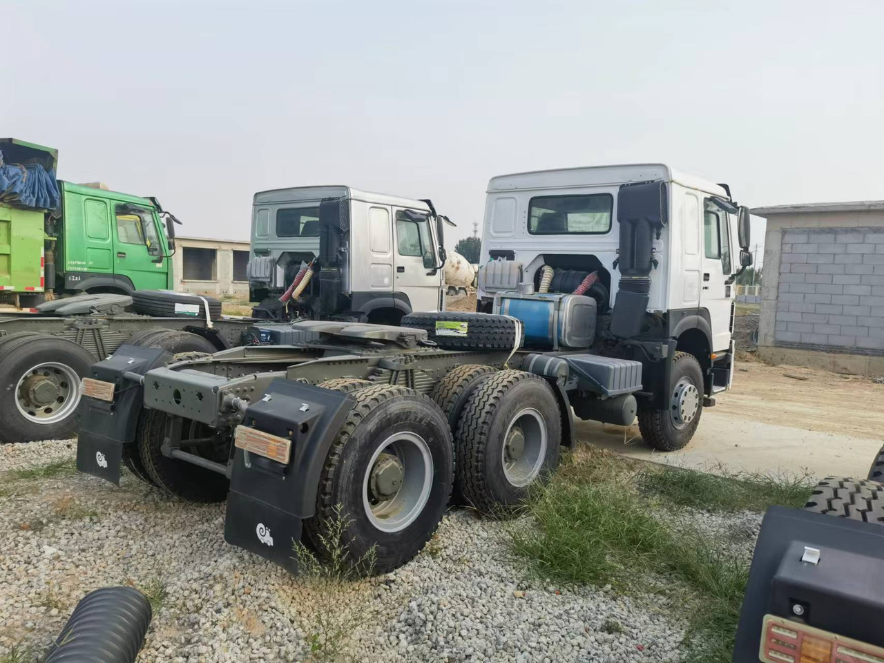Sinotruk HOWO 371 Tractor - Tractor: foto 4 Sinotruk HOWO 371 Tractor - Tractor: foto 4