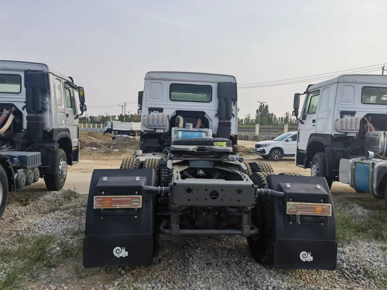 Sinotruk HOWO 371 Tractor - Tractor: foto 2 Sinotruk HOWO 371 Tractor - Tractor: foto 2