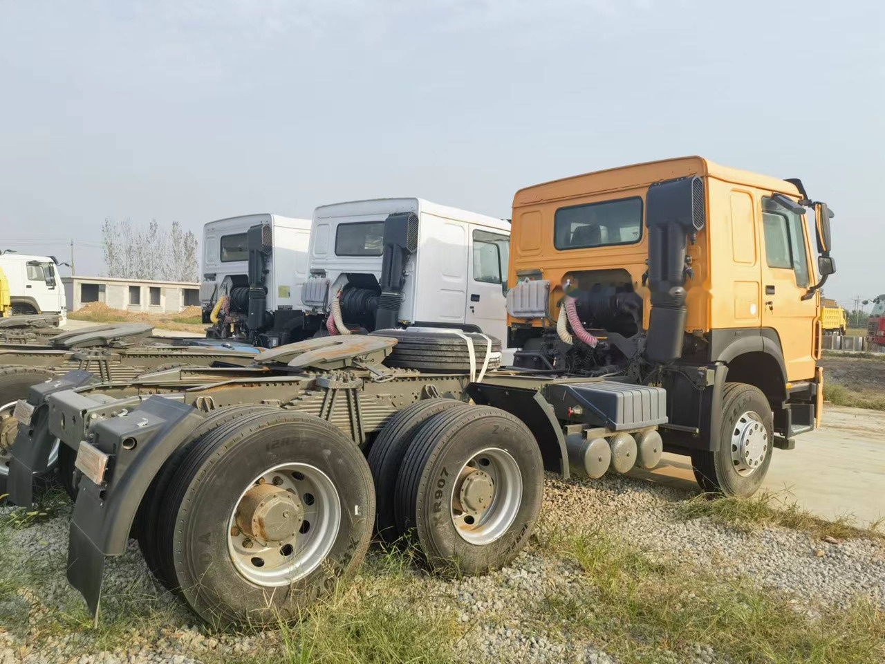 Sinotruk HOWO 371 Tractor - Tractor: foto 3 Sinotruk HOWO 371 Tractor - Tractor: foto 3