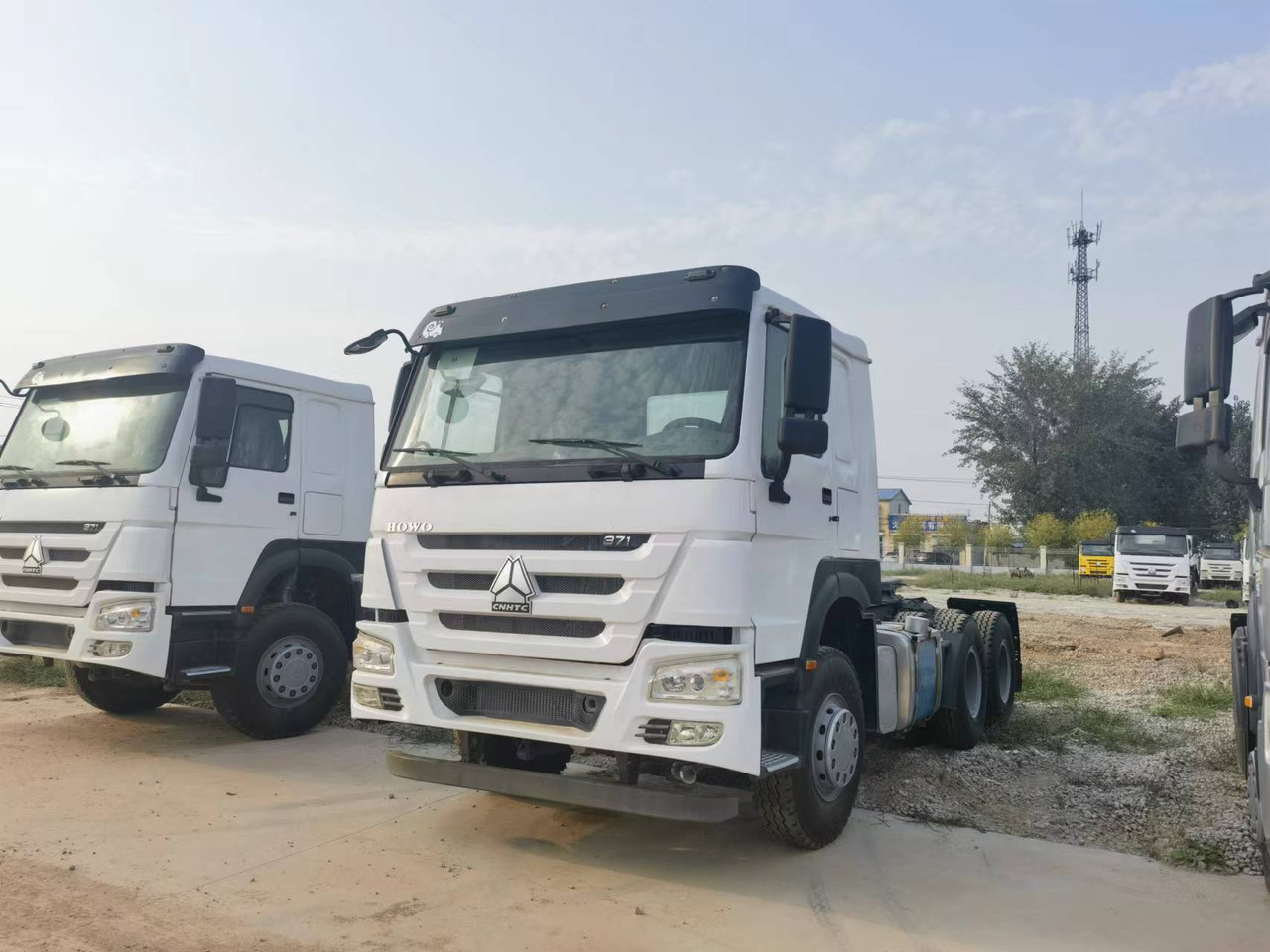 Sinotruk HOWO 371 Tractor - Tractor: foto 1 Sinotruk HOWO 371 Tractor - Tractor: foto 1