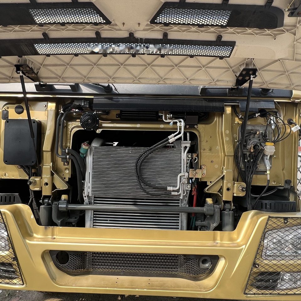 Sinotruk HOWO 420 Tractor - Tractor: foto 5 Sinotruk HOWO 420 Tractor - Tractor: foto 5