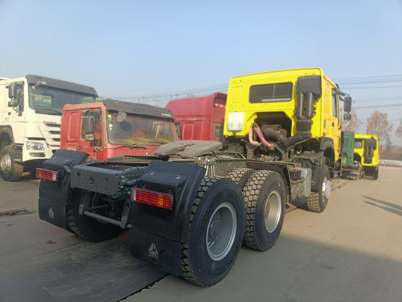 Sinotruk HOWO 430 6*4 Tractor - Tractor: foto 2 Sinotruk HOWO 430 6*4 Tractor - Tractor: foto 2