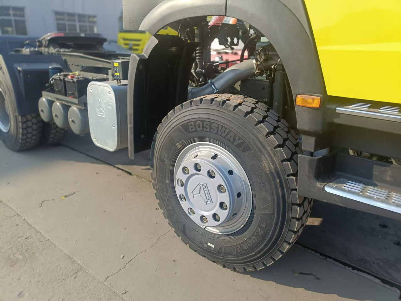 Sinotruk HOWO 430 6*4 Tractor - Tractor: foto 5 Sinotruk HOWO 430 6*4 Tractor - Tractor: foto 5