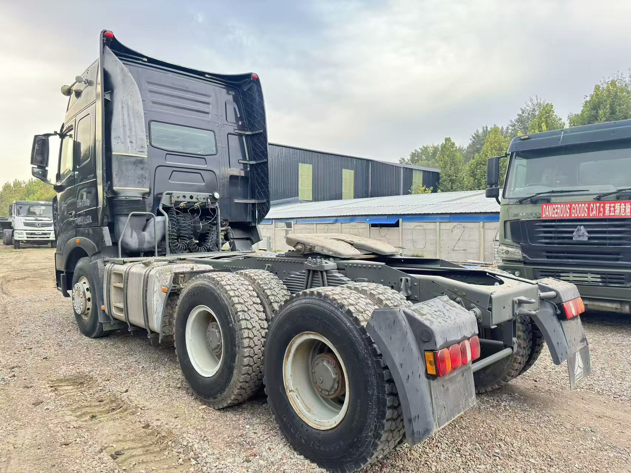 Sinotruk HOWO A7 - Tractor: foto 4 Sinotruk HOWO A7 - Tractor: foto 4