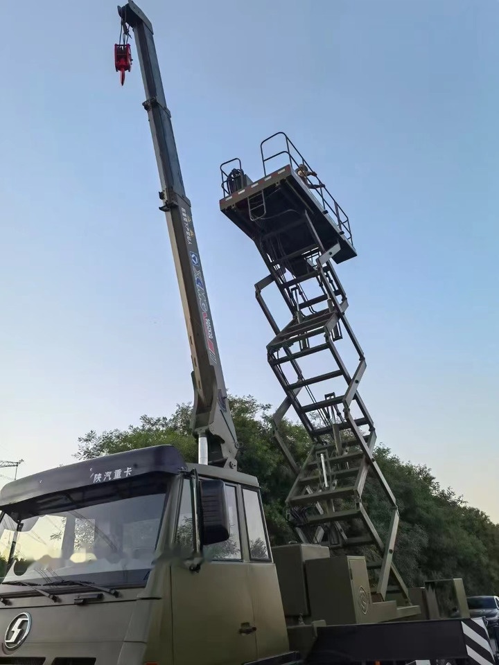 XCMG - Grua móvel: foto 1 XCMG - Grua móvel: foto 1