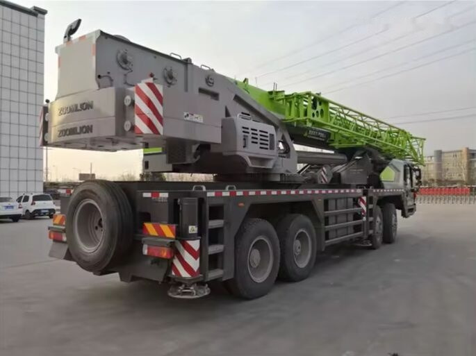 Zoomlion ZTC 700V - Grua móvel: foto 3 Zoomlion ZTC 700V - Grua móvel: foto 3