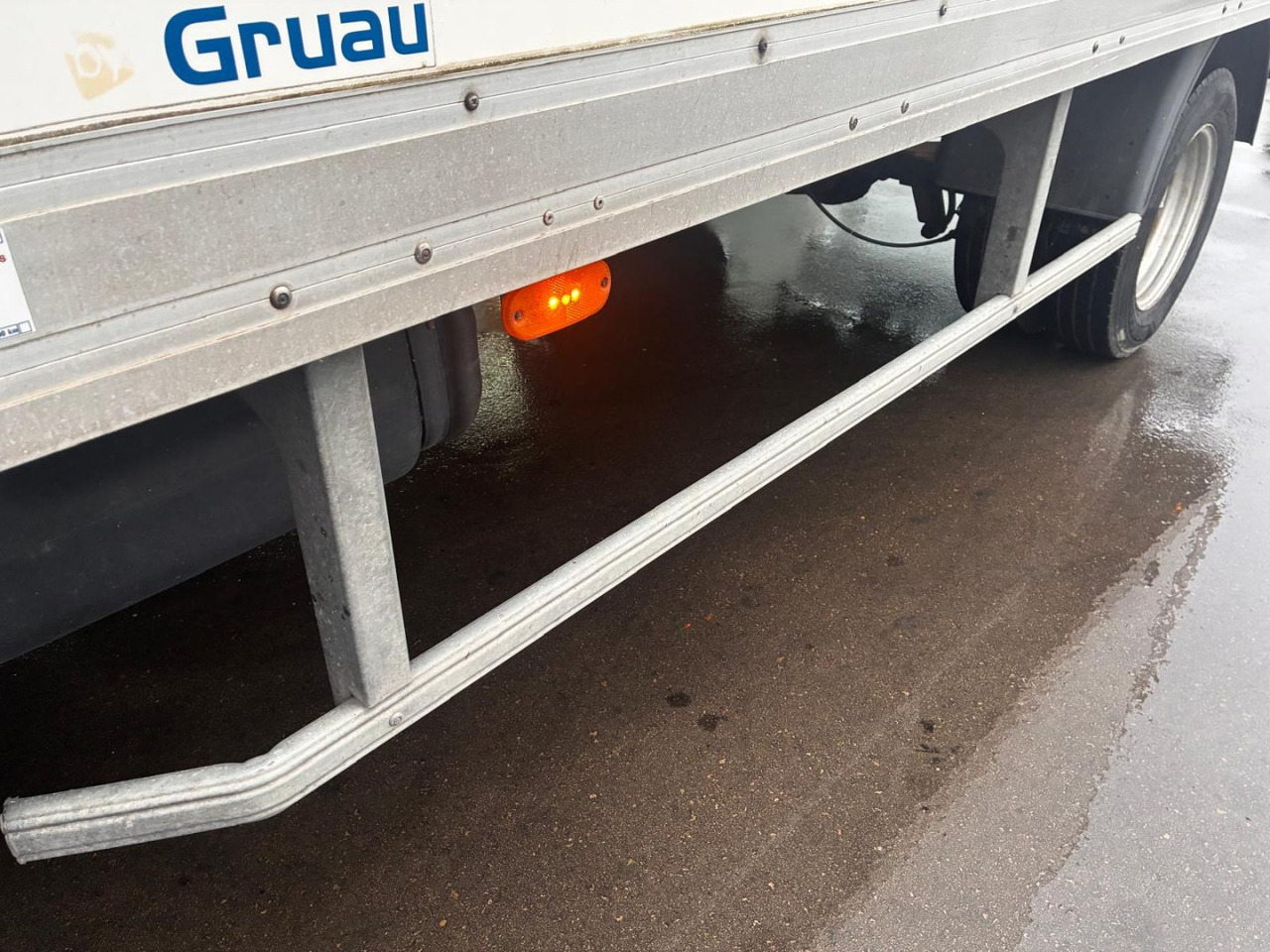 Carrinha de contentor Caja cerrada IVECO 35C16 20m3 con puertas traseras: foto 11