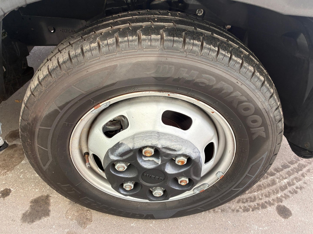 Carrinha de contentor Caja cerrada IVECO 35C16 3.0 20m3 con puertas traseras: foto 12