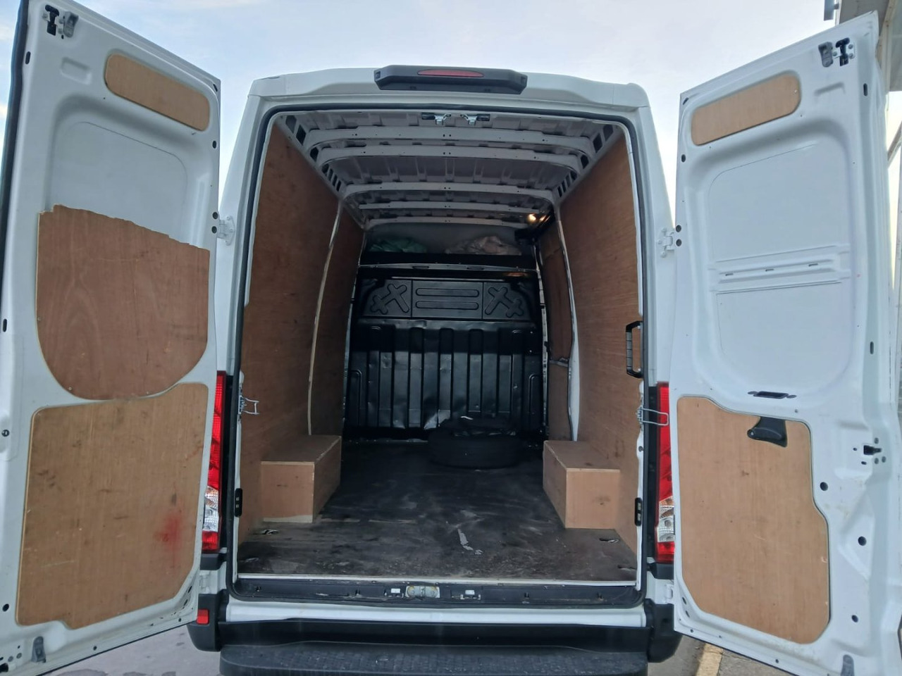 Furgão Furgón IVECO 35S14 12m3: foto 11