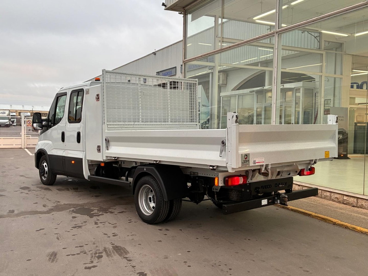 Volquete/Dumper IVECO 35C14 CAJA BASCULANTE DOBLE CABINA - Carrinha basculante, Carrinha cabine dupla: foto 4 Volquete/Dumper IVECO 35C14 CAJA BASCULANTE DOBLE CABINA - Carrinha basculante, Carrinha cabine dupla: foto 4