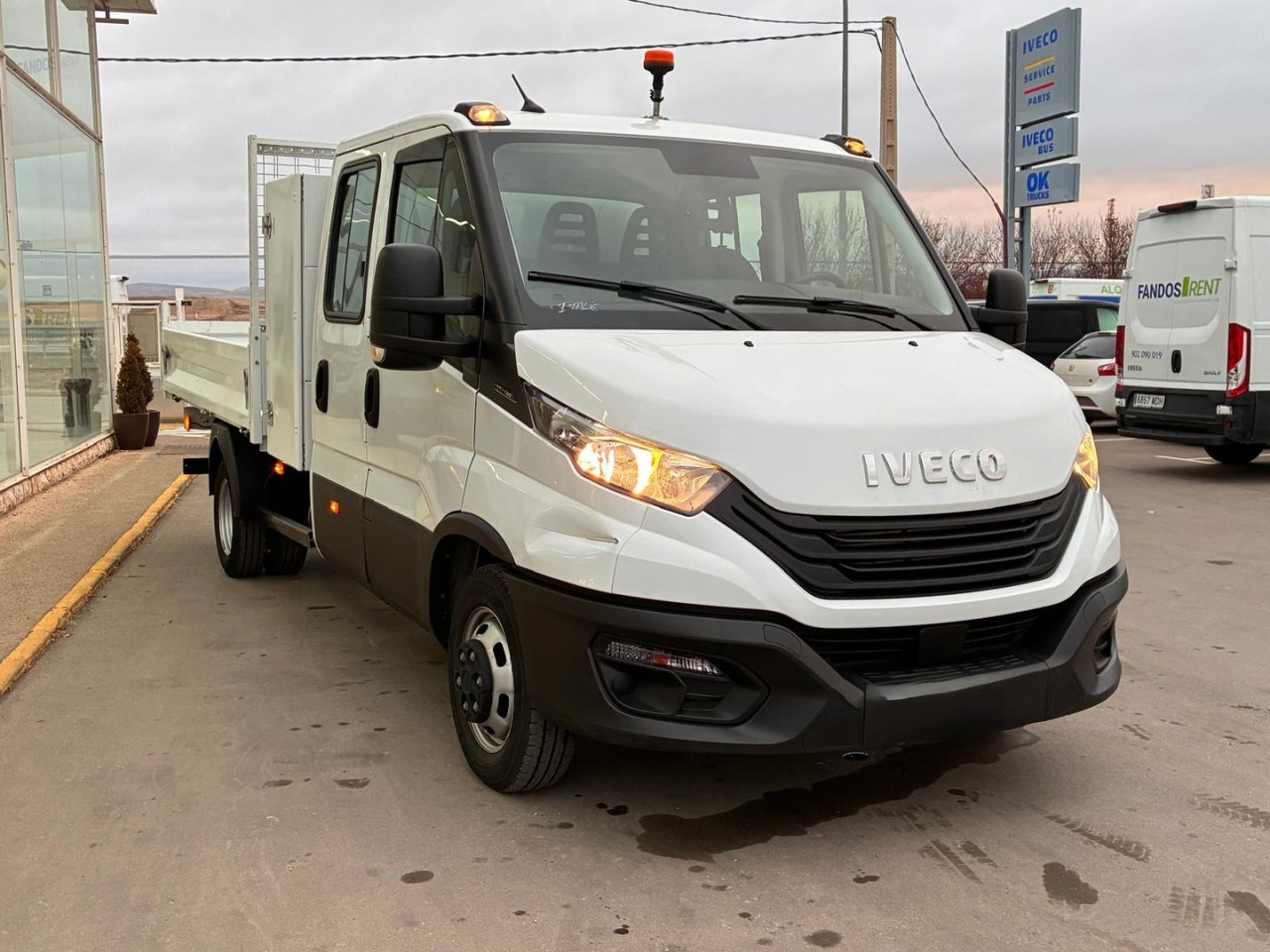 Volquete/Dumper IVECO 35C14 CAJA BASCULANTE DOBLE CABINA - Carrinha basculante, Carrinha cabine dupla: foto 3 Volquete/Dumper IVECO 35C14 CAJA BASCULANTE DOBLE CABINA - Carrinha basculante, Carrinha cabine dupla: foto 3