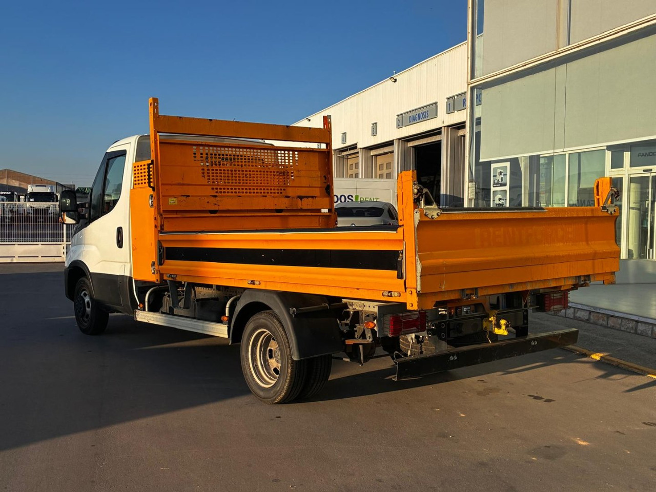 Volquete/Dumper IVECO 35C14 CAJA BASCULANTE - Carrinha basculante: foto 4 Volquete/Dumper IVECO 35C14 CAJA BASCULANTE - Carrinha basculante: foto 4