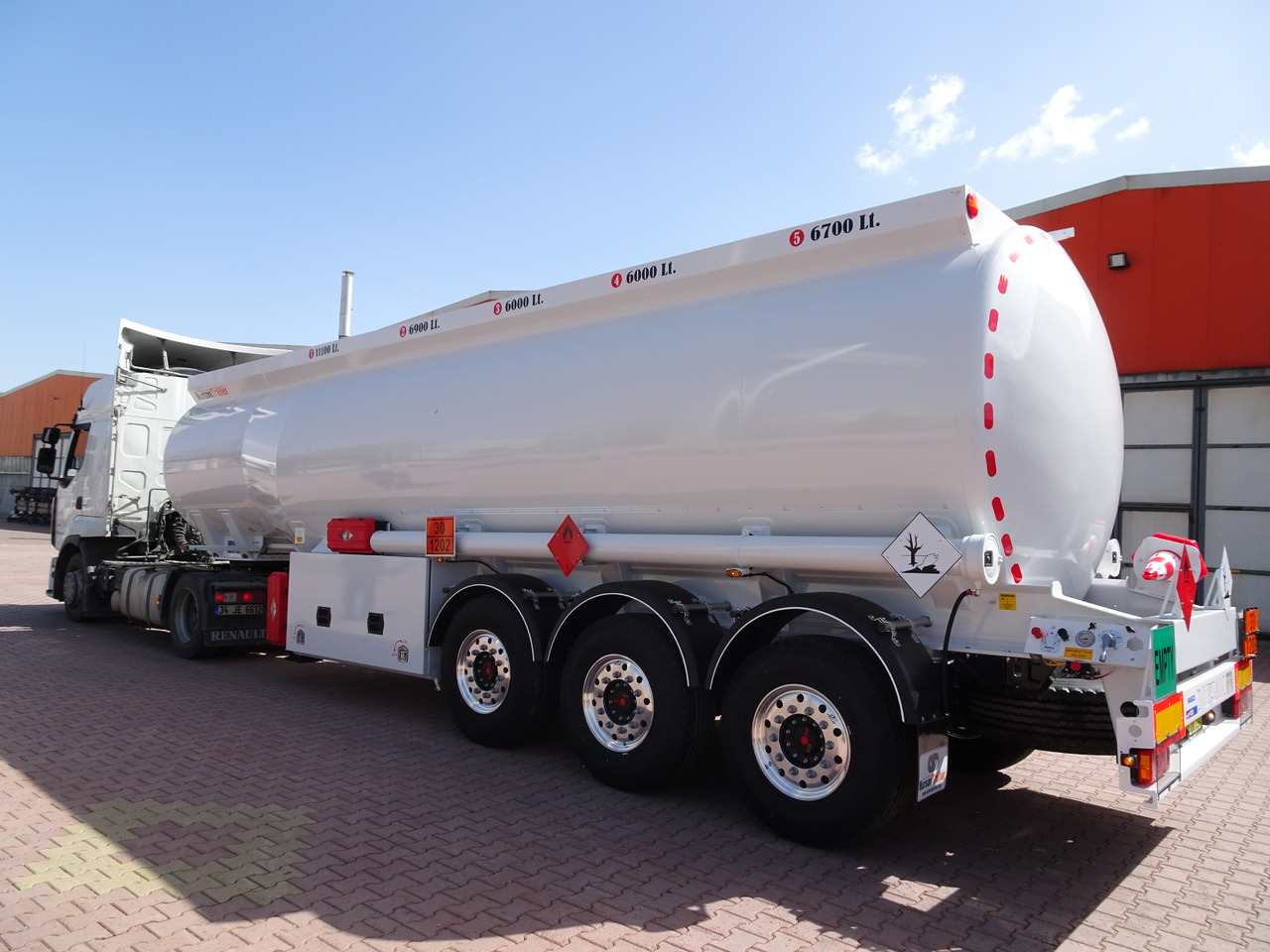 NURSAN Aluminium Tanker - Semi-reboque cisterna: foto 2 NURSAN Aluminium Tanker - Semi-reboque cisterna: foto 2