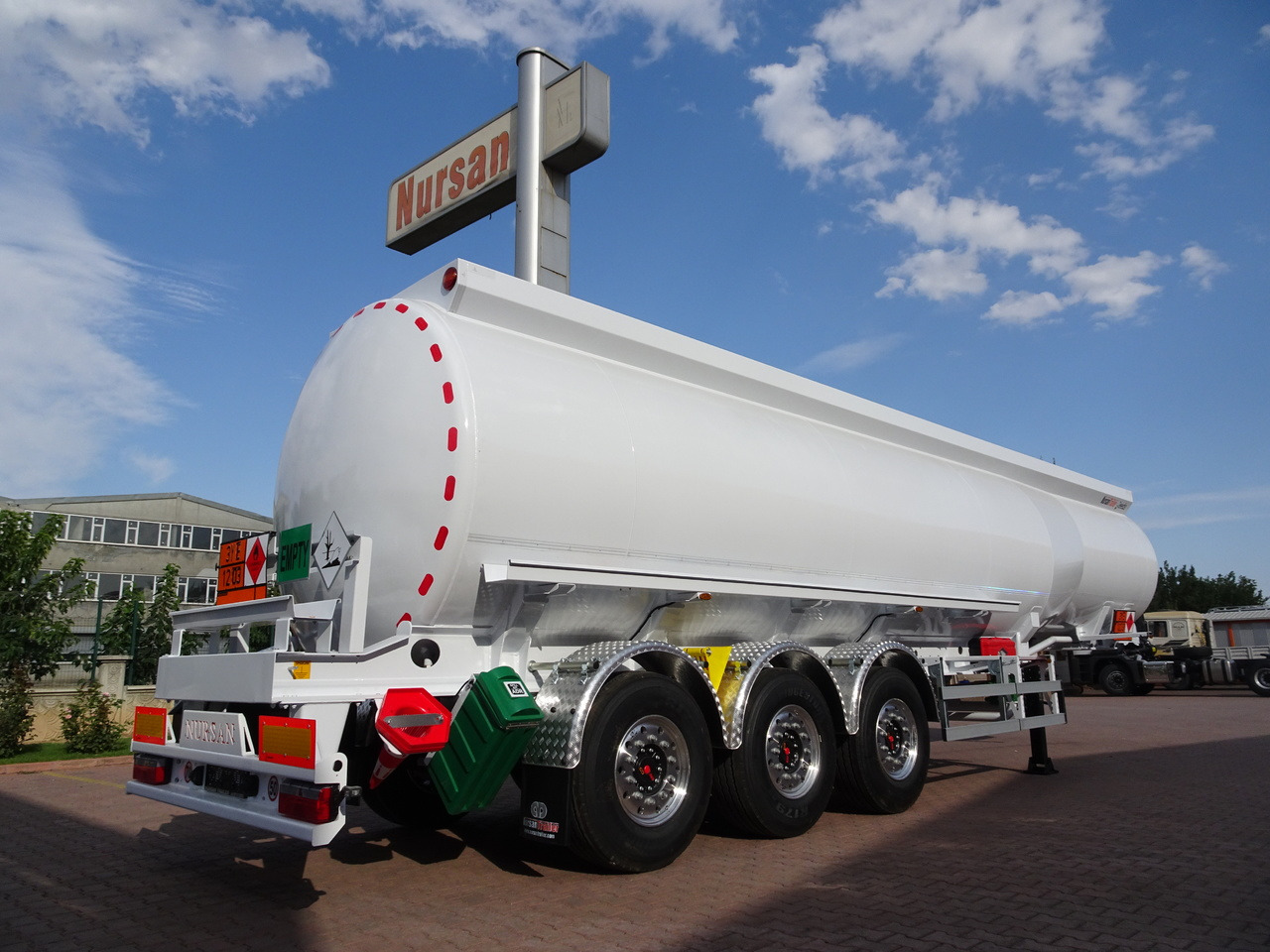 NURSAN Aluminium Tanker - Semi-reboque cisterna: foto 1 NURSAN Aluminium Tanker - Semi-reboque cisterna: foto 1