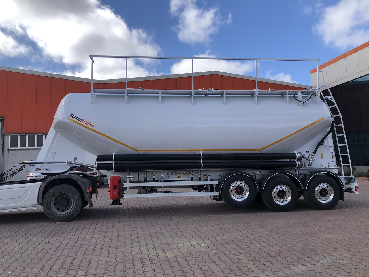 NURSAN Aluminium W Type Silo - Semi-reboque silo: foto 4 NURSAN Aluminium W Type Silo - Semi-reboque silo: foto 4