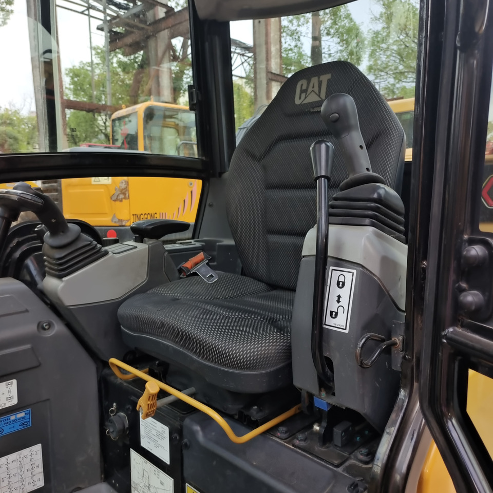 CAT 302CR WITH RUBBER TRACK - Mini escavadeira: foto 5 CAT 302CR WITH RUBBER TRACK - Mini escavadeira: foto 5