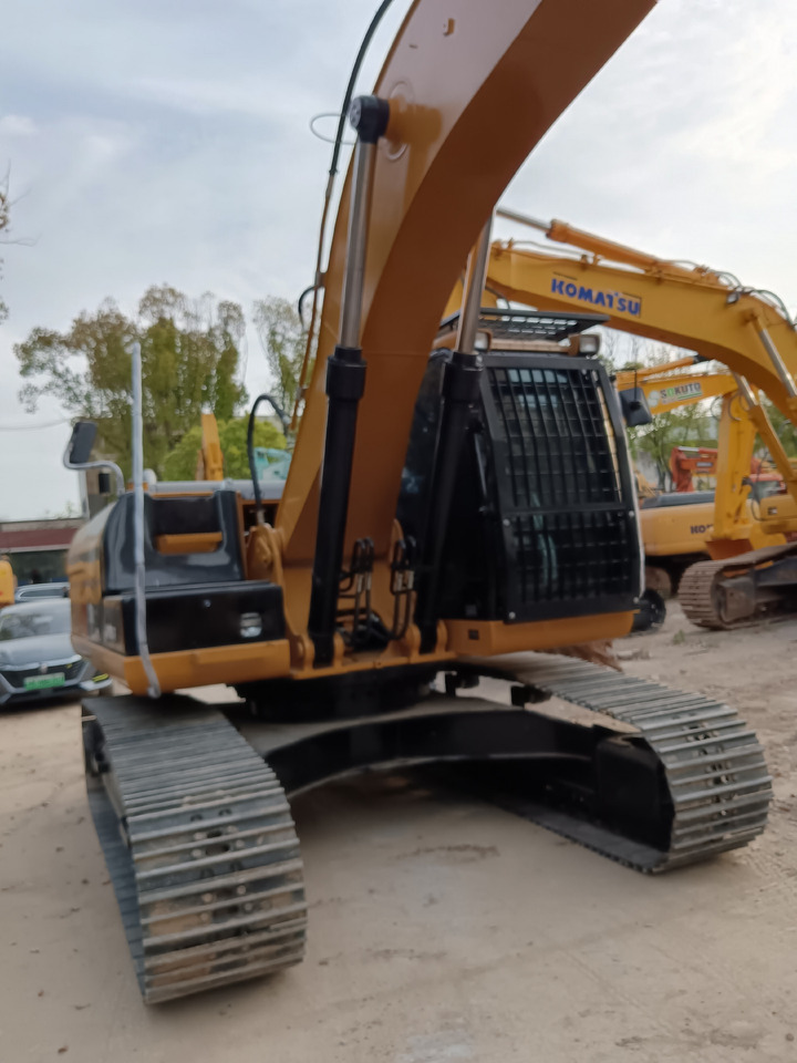 CAT 330 D 2 L - Escavadora de rastos: foto 4 CAT 330 D 2 L - Escavadora de rastos: foto 4