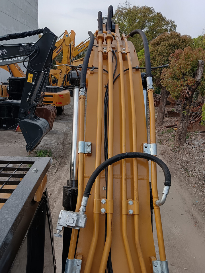 CAT 330 D 2 L - Escavadora de rastos: foto 2 CAT 330 D 2 L - Escavadora de rastos: foto 2
