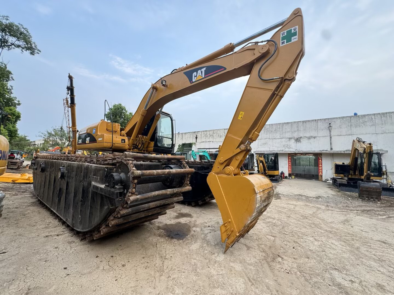 CATERPILLAR 320CL CAT 320 DREDGER - Escavadeira flutuante: foto 1 CATERPILLAR 320CL CAT 320 DREDGER - Escavadeira flutuante: foto 1