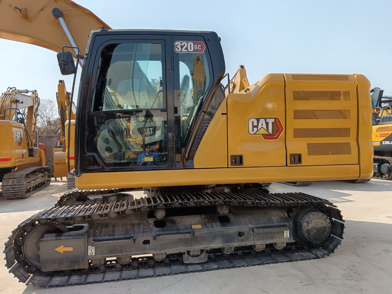 CATERPILLAR 320GC CAT 320 GC - Escavadora de rastos: foto 1 CATERPILLAR 320GC CAT 320 GC - Escavadora de rastos: foto 1