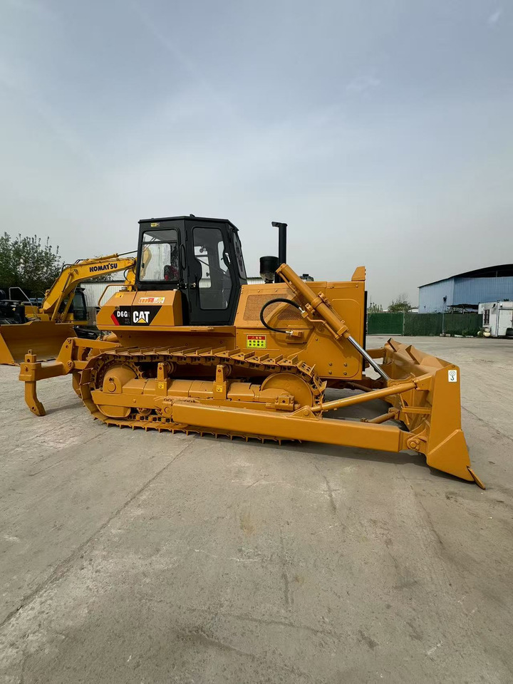 CATERPILLAR D6G CAT - Buldôzer: foto 4 CATERPILLAR D6G CAT - Buldôzer: foto 4