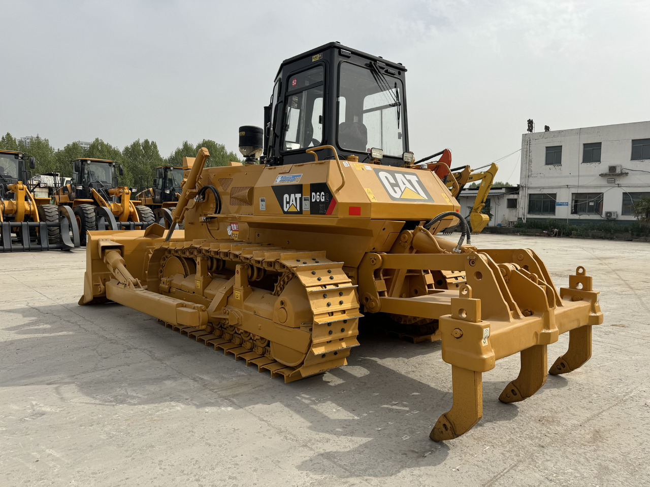 CATERPILLAR D6G - Buldôzer: foto 1 CATERPILLAR D6G - Buldôzer: foto 1