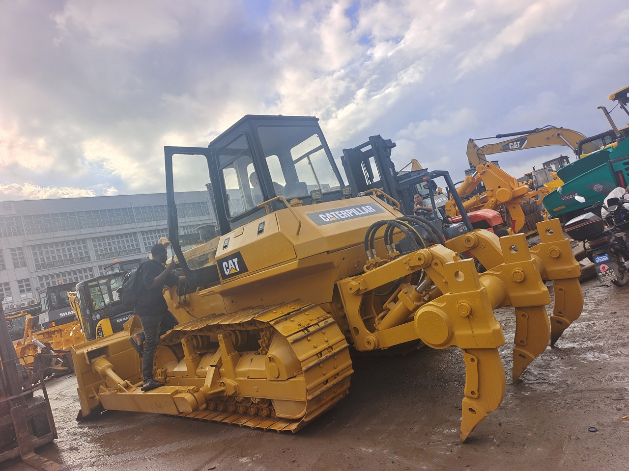 CATERPILLAR D7G D 7 G CAT D8T D8N D8K D6G D5K D6R - Buldôzer: foto 1 CATERPILLAR D7G D 7 G CAT D8T D8N D8K D6G D5K D6R - Buldôzer: foto 1
