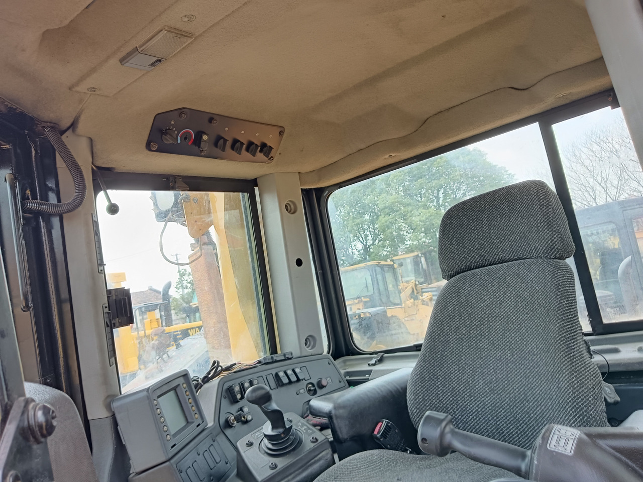 CATERPILLAR D8T CAT D 8 T - Buldôzer: foto 5 CATERPILLAR D8T CAT D 8 T - Buldôzer: foto 5