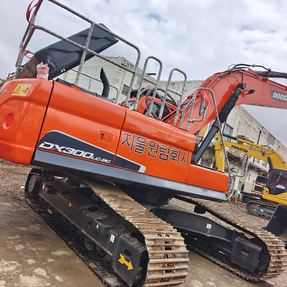 DOOSAN DX 300 LC - 9C - Escavadora de rastos: foto 2 DOOSAN DX 300 LC - 9C - Escavadora de rastos: foto 2