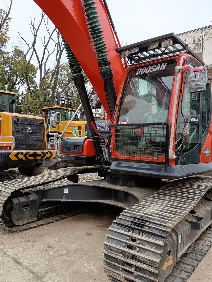 DOOSAN DX225 LC - 9C - Escavadora de rastos: foto 4 DOOSAN DX225 LC - 9C - Escavadora de rastos: foto 4
