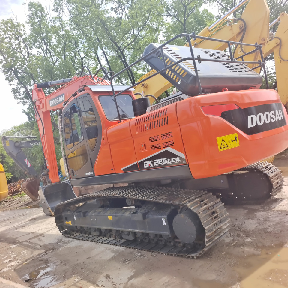 DOOSAN DX225LCA DX 225 LCA DX300 DX340 - Escavadora de rastos: foto 1 DOOSAN DX225LCA DX 225 LCA DX300 DX340 - Escavadora de rastos: foto 1
