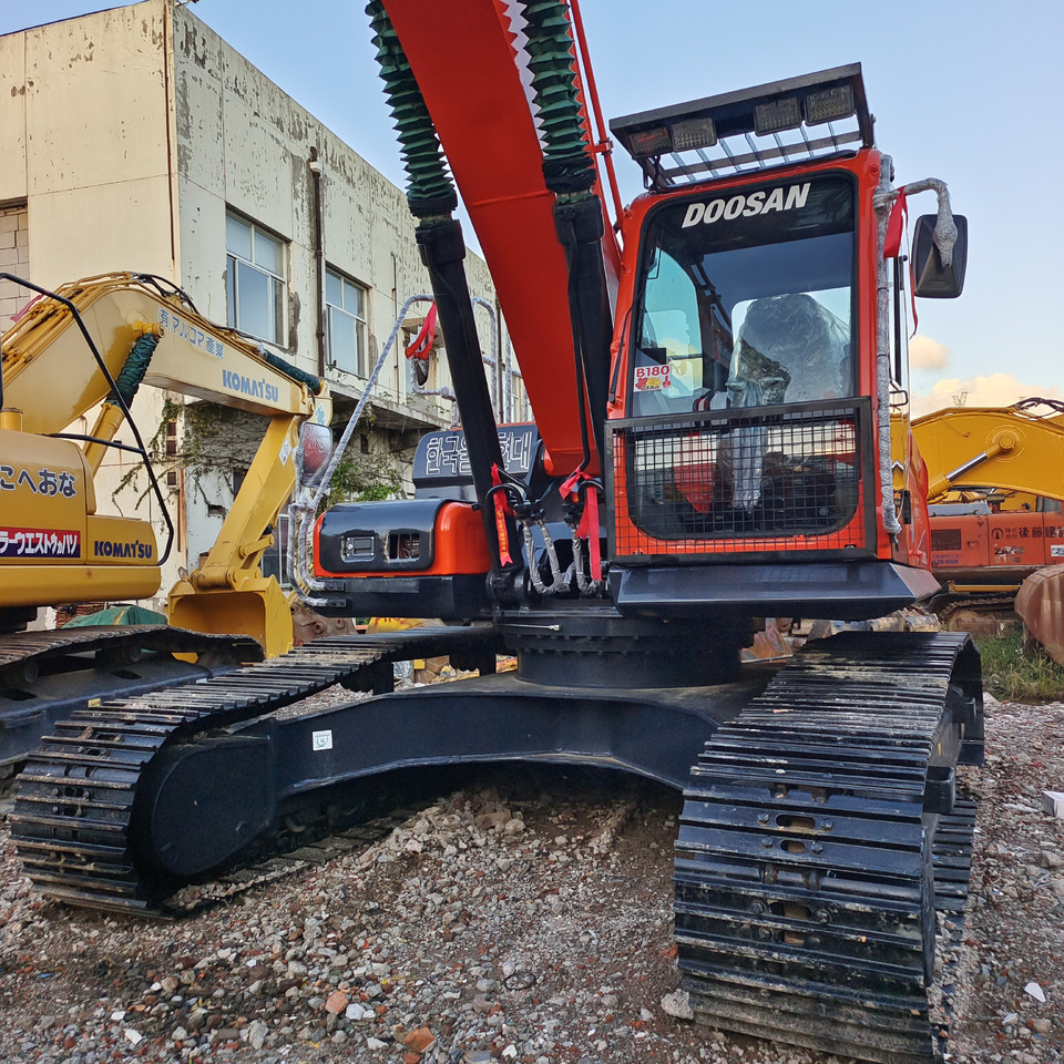 DOOSAN DX300 LC - 9C - Escavadora de rastos: foto 5 DOOSAN DX300 LC - 9C - Escavadora de rastos: foto 5
