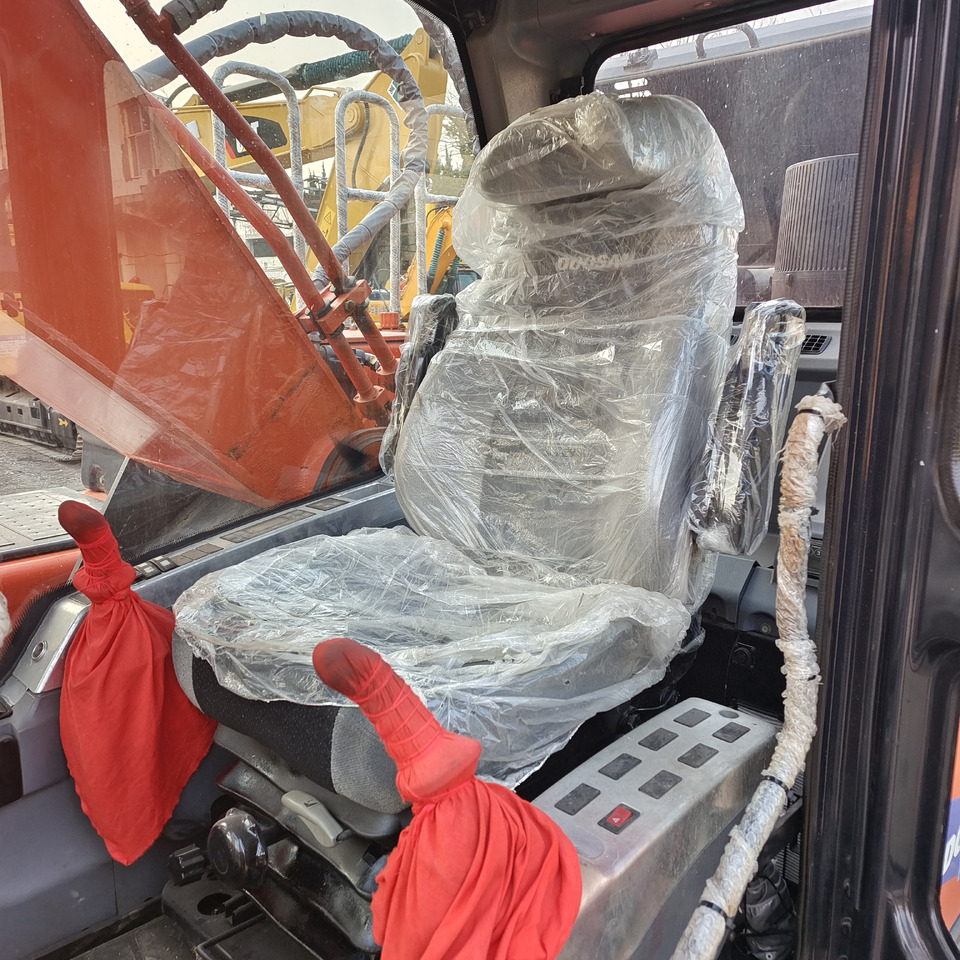 DOOSAN DX300 LC - 9C - Escavadora de rastos: foto 3 DOOSAN DX300 LC - 9C - Escavadora de rastos: foto 3