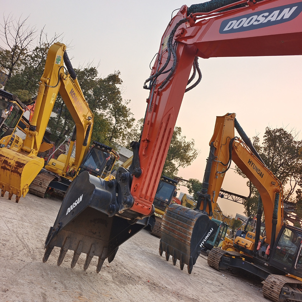 DOOSAN DX300 LC - 9C - Escavadora de rastos: foto 5 DOOSAN DX300 LC - 9C - Escavadora de rastos: foto 5