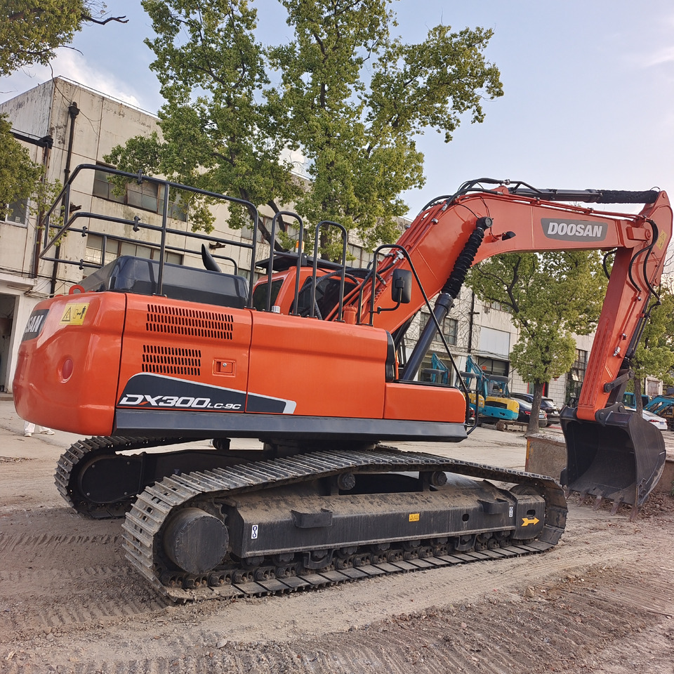DOOSAN DX300 LC - 9C DX 300 LCA DX340 - Escavadora de rastos: foto 2 DOOSAN DX300 LC - 9C DX 300 LCA DX340 - Escavadora de rastos: foto 2