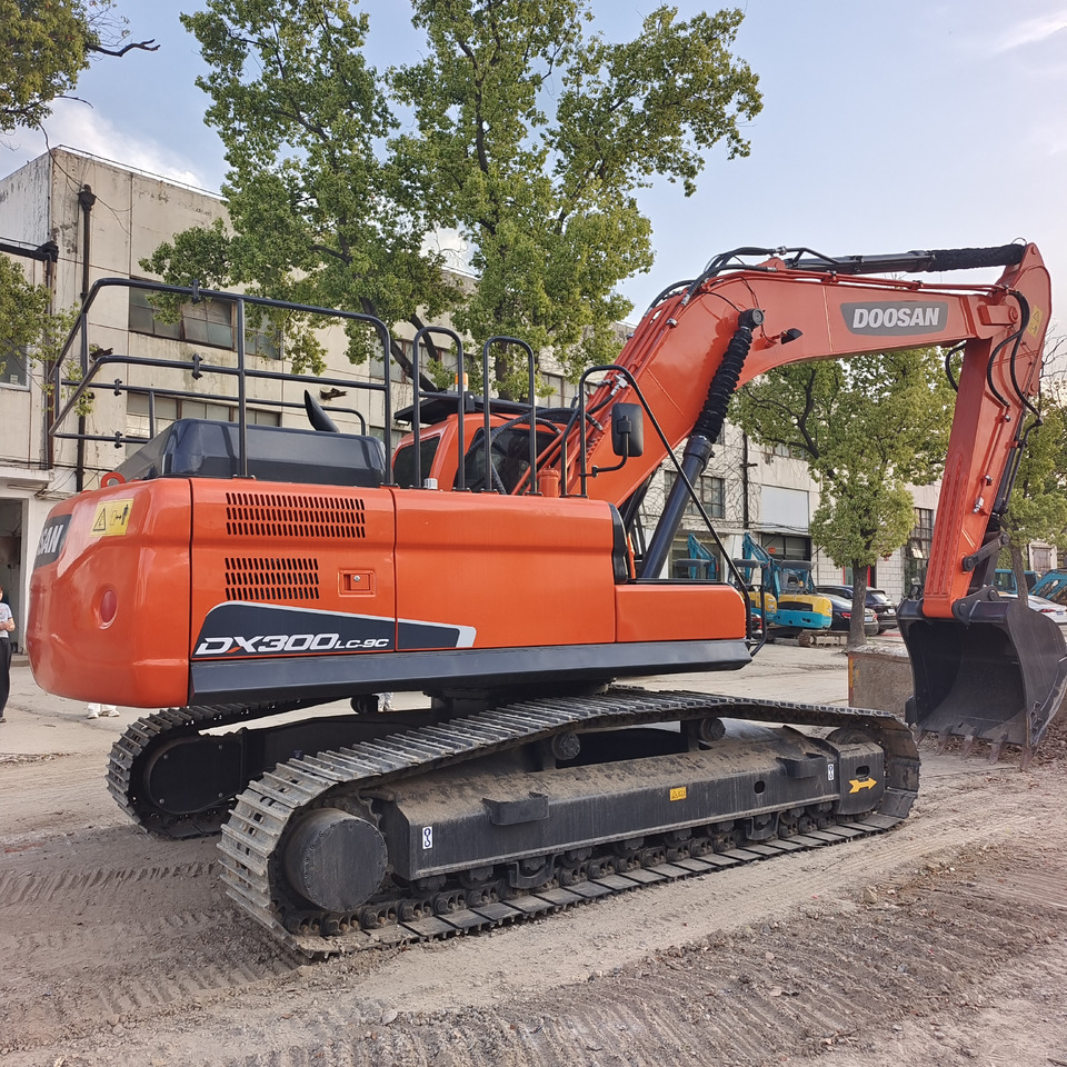 DOOSAN DX300LC-9C DX300 LC - Escavadora de rastos: foto 1 DOOSAN DX300LC-9C DX300 LC - Escavadora de rastos: foto 1