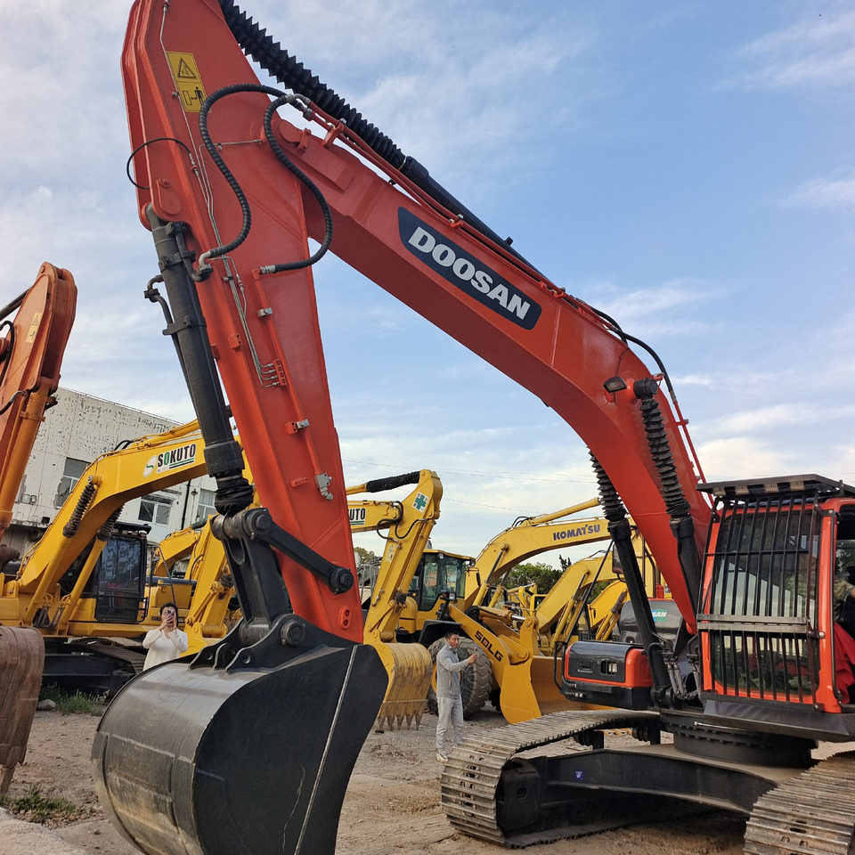 DOOSAN DX300LC-9C DX300LCA - Escavadora de rastos: foto 4 DOOSAN DX300LC-9C DX300LCA - Escavadora de rastos: foto 4