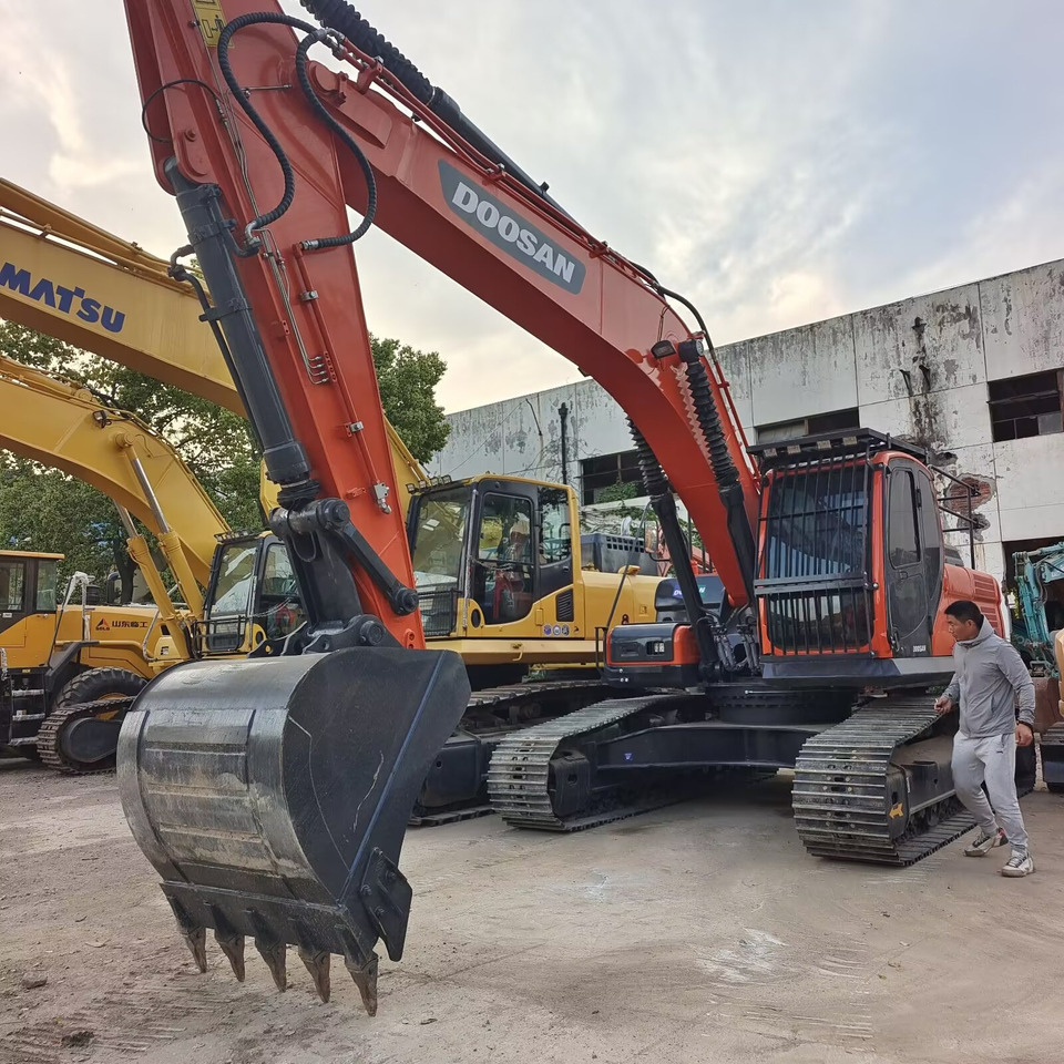 DOOSAN DX300LCA DX300 LC - 9C - Escavadora de rastos: foto 4 DOOSAN DX300LCA DX300 LC - 9C - Escavadora de rastos: foto 4