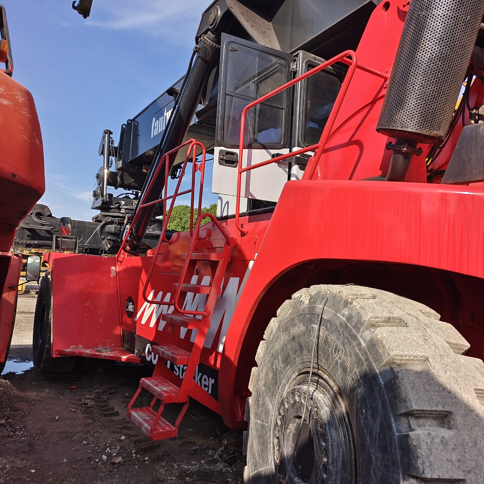 FANTUZZI CS 45 KMHD 45 TON CONTAINER REACH CRANE - Reachstacker porta contentores: foto 4 FANTUZZI CS 45 KMHD 45 TON CONTAINER REACH CRANE - Reachstacker porta contentores: foto 4