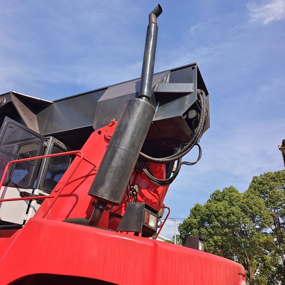 FANTUZZI CS 45 KMHD 45 TON CONTAINER REACH CRANE - Reachstacker porta contentores: foto 5 FANTUZZI CS 45 KMHD 45 TON CONTAINER REACH CRANE - Reachstacker porta contentores: foto 5