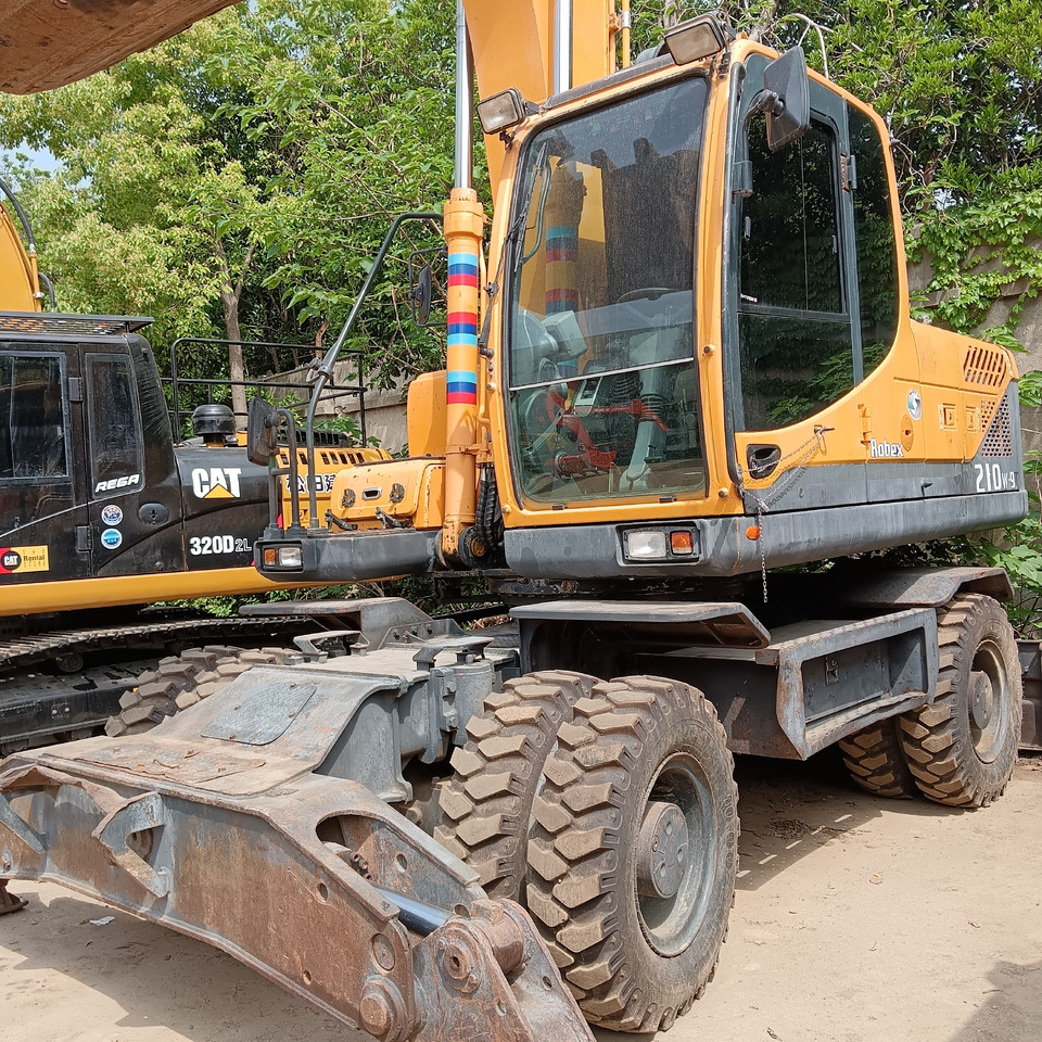 Escavadeira de rodas HYUNDAI 210W-9 R 210 W - 9: foto 1