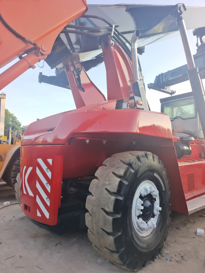 KALMAR DRF 450 - Reachstacker porta contentores: foto 4 KALMAR DRF 450 - Reachstacker porta contentores: foto 4