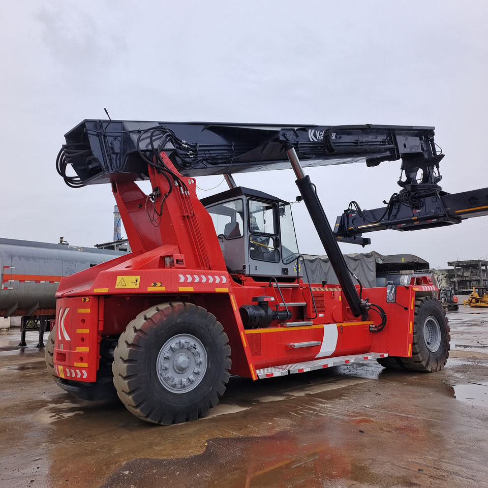 KALMAR DRF450 - Reachstacker porta contentores: foto 5 KALMAR DRF450 - Reachstacker porta contentores: foto 5