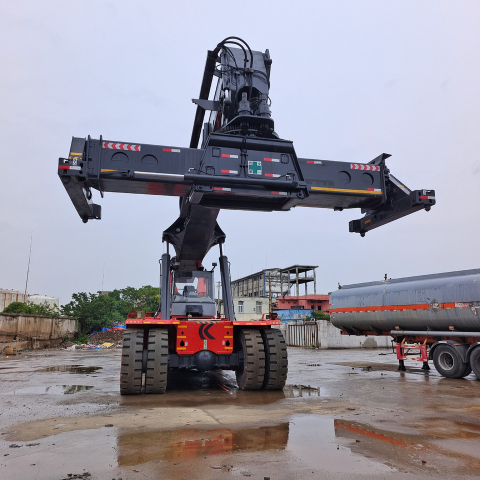 KALMAR DRF450 - Reachstacker porta contentores: foto 2 KALMAR DRF450 - Reachstacker porta contentores: foto 2