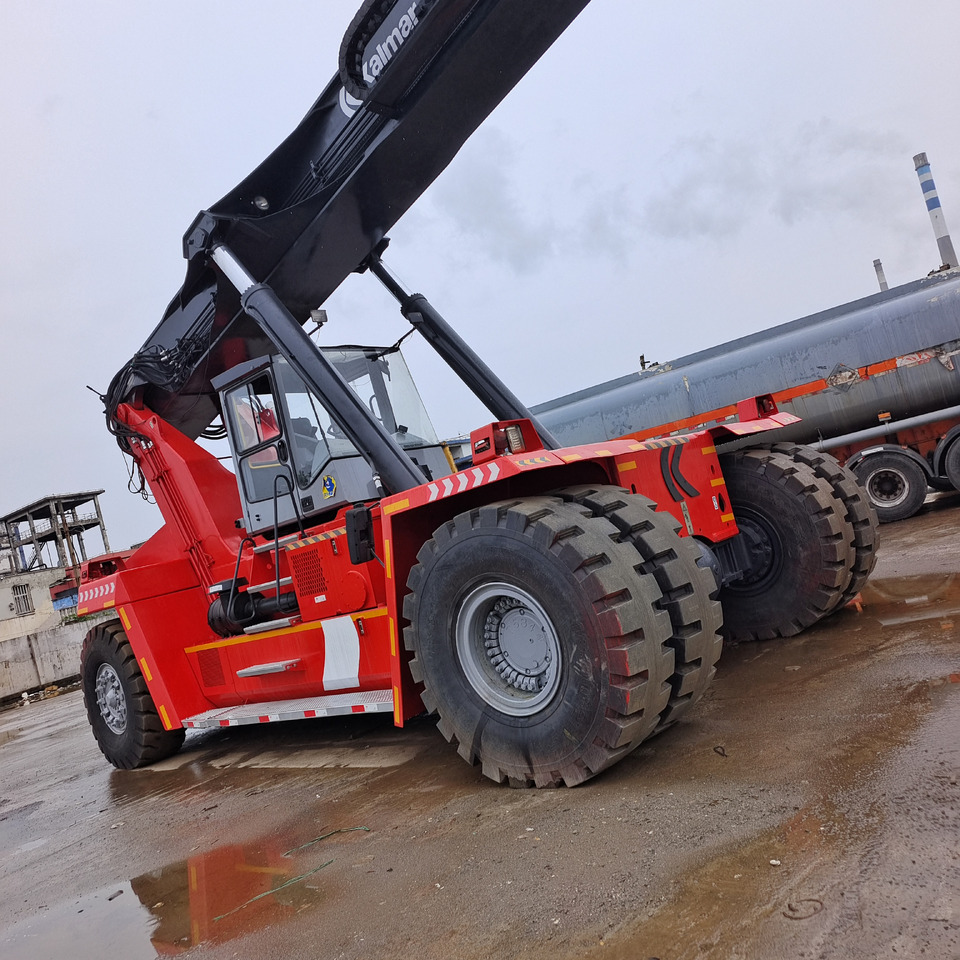 KALMAR DRF450 - Reachstacker porta contentores: foto 4 KALMAR DRF450 - Reachstacker porta contentores: foto 4