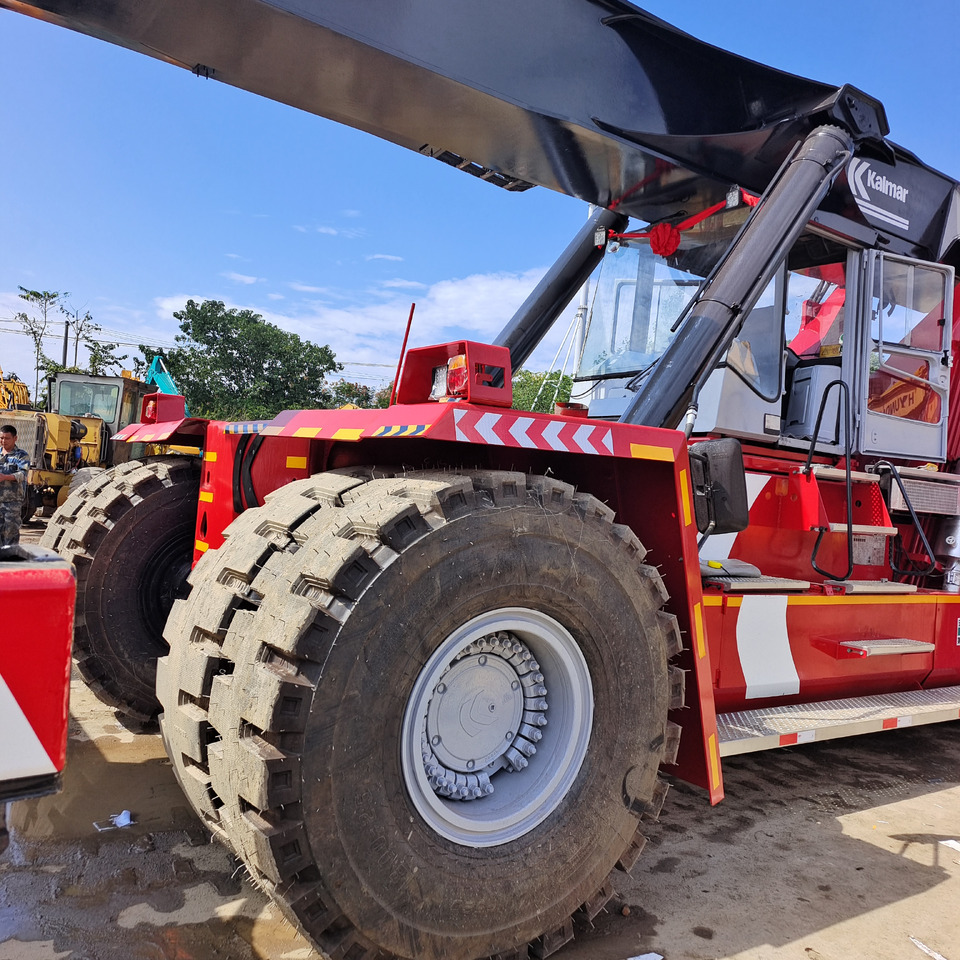 KALMAR DRF450 DRT450 DRT DRD DRU 450 45 TON - Reachstacker porta contentores: foto 4 KALMAR DRF450 DRT450 DRT DRD DRU 450 45 TON - Reachstacker porta contentores: foto 4